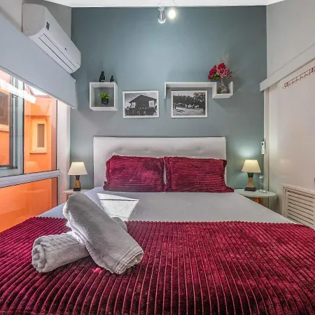 Ótima LOCALIZAÇÃO LAGONegro 500m - com LAREIRA - 02 Quartos para FAMILIA em CONDOMINIO em meio a natureza com GARAGEM e portaria 24h - PETFRIENDLY Gramado Exterior foto